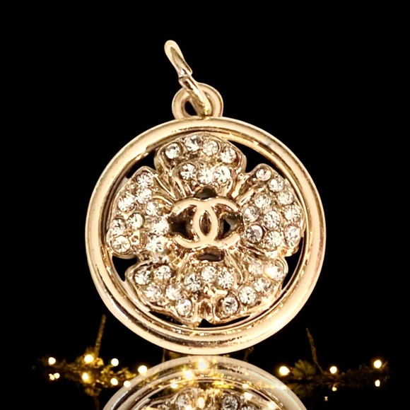 Chanel Rhinestone Camellia Flower With 'CC' Center Zipper Pull Button Charm Only - Picture 1 of 6